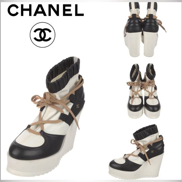 CHANEL Lace Up Wedge Platform Boots Designer Luxury Patent Calfskin Runway 39/9 - Picture 1 of 8